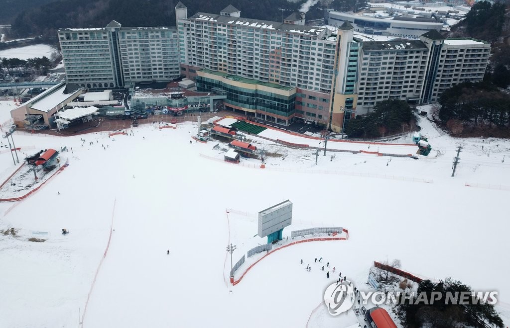 잠잠하던 철원 1주일 만에 무더기 확진…동해안 해맞이명소 폐쇄