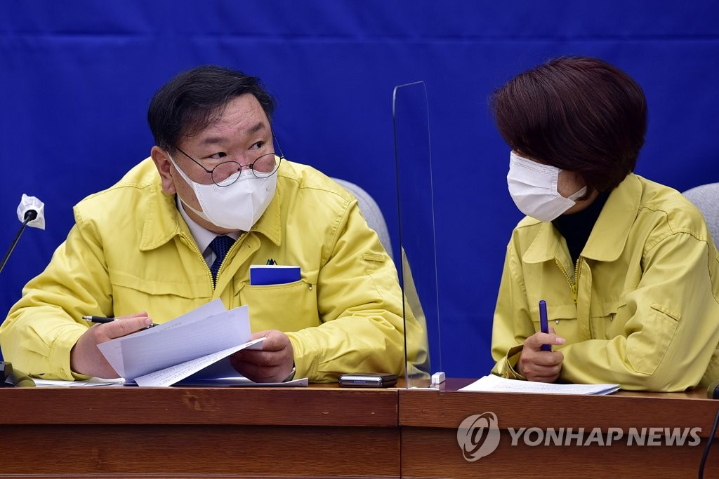 악재 연발 여권, '백신 로드맵' 앞세워 반전 모색