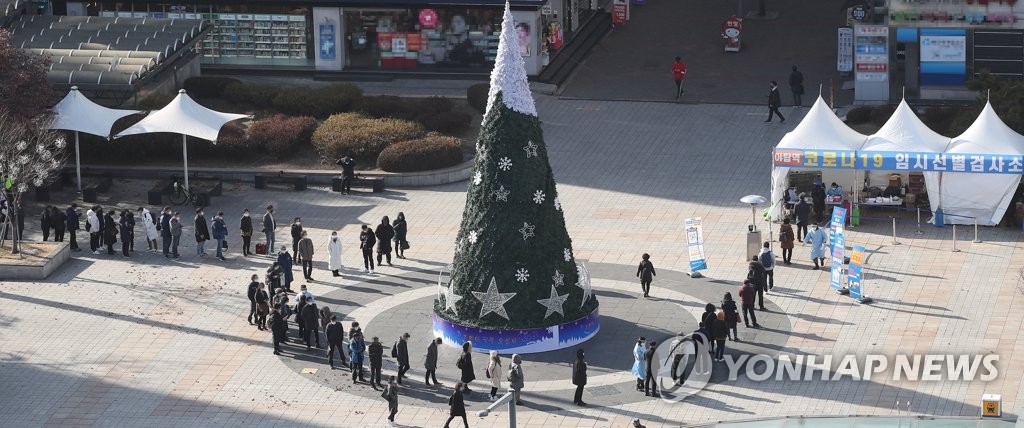 예상보다 빠른 확산세…1천100명대 건너뛰고 1천200명대 직행(종합)