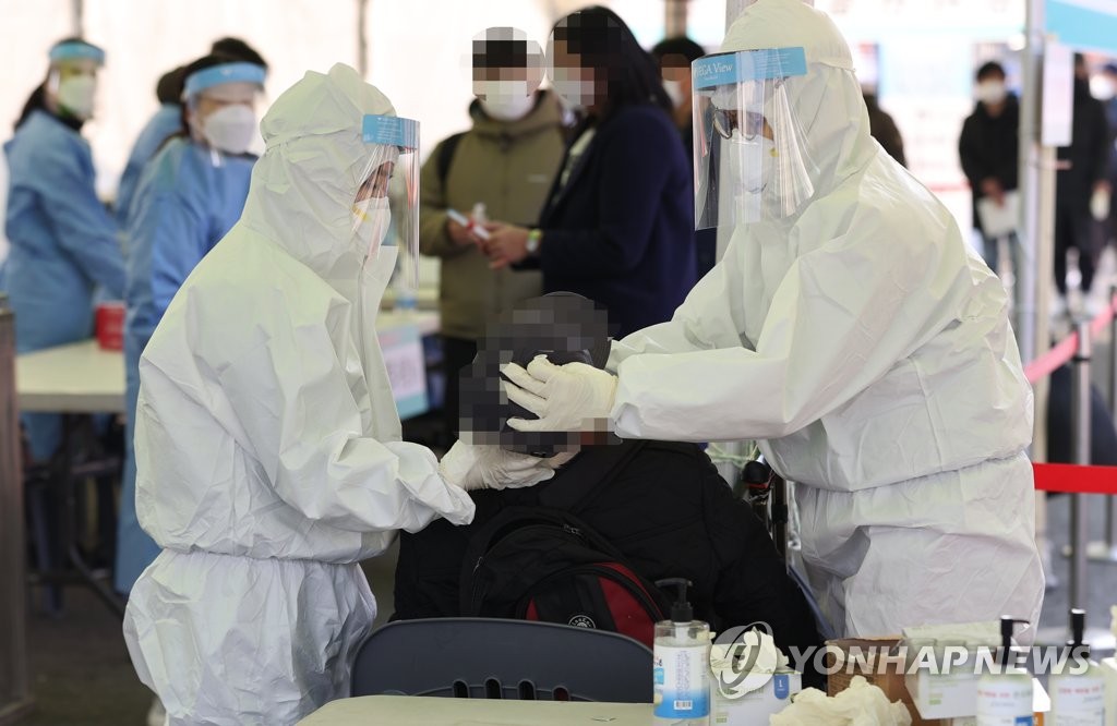 확진자 4명 중 1명은 '가족 내 감염'…"집에서도 수칙 지켜야"