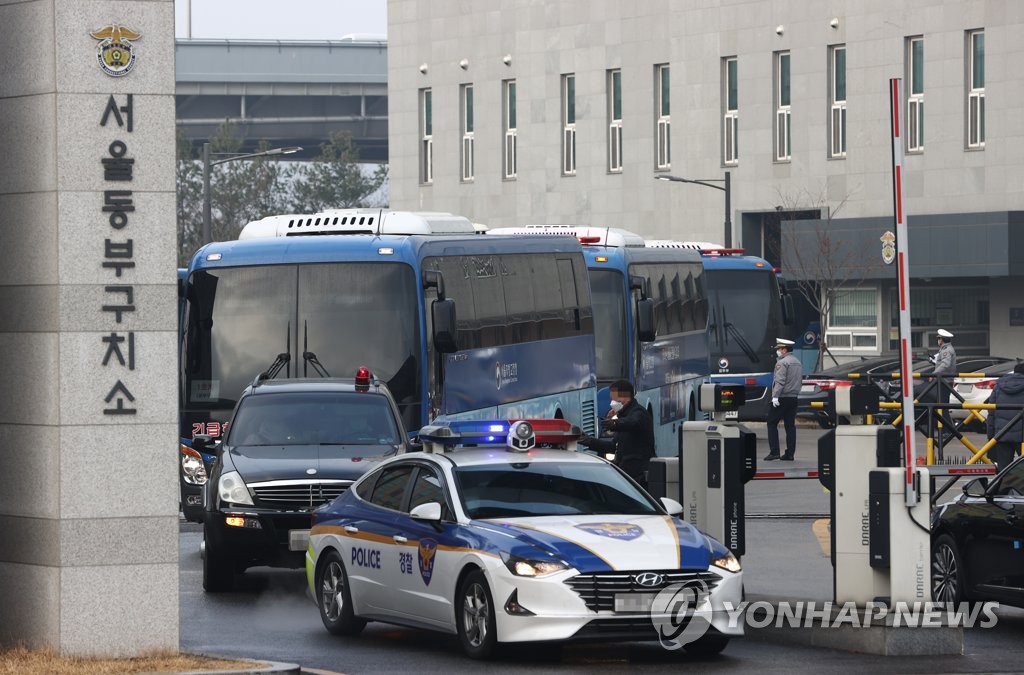 서울 확진자 13일째 300명 초과…사망자 2명 늘어 159명