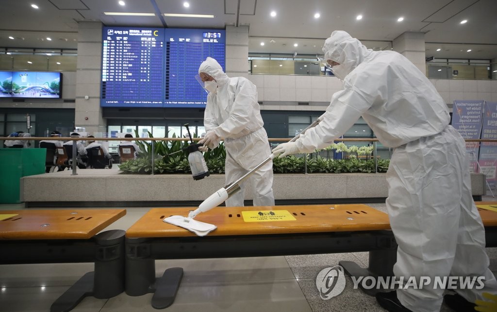 영국발 변이 바이러스 감염자 기내 접촉 인원 17명…"모두 음성"