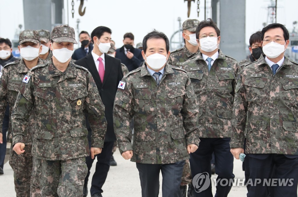 정총리, 해군장병 격려…"해상방위에 한치의 빈틈없어야"