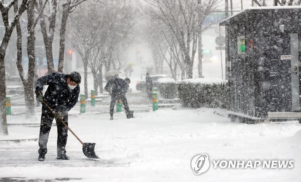 3년 만에 광주 대설경보…기압·온도 차가 눈구름 빚었다