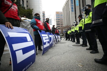 확진자 늘어나는데…민주노총 등 여의도 일대 집회 강행