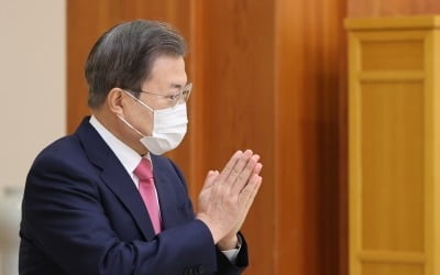 문재인 대통령 '콘크리트 지지율 40%' 무너졌다