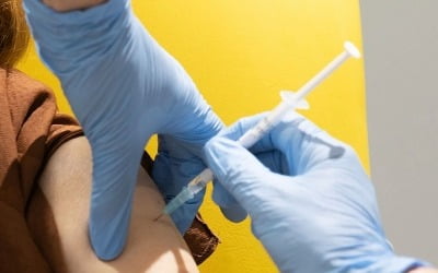 국내 확보 아스트라제네카 백신…"안전하나 추가 검증 필요"