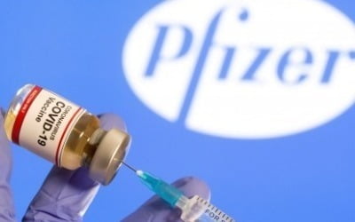 FDA, 백신 부족 해결책으로 "접종 뒤 남은 잔여량 사용 허가"