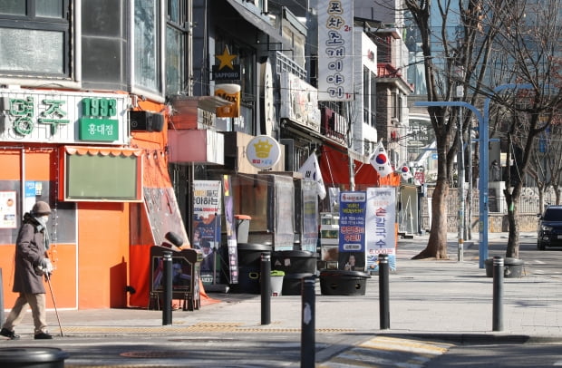 지난 17일 서울 마포구 홍대거리 식당가 모습. /사진=연합뉴스