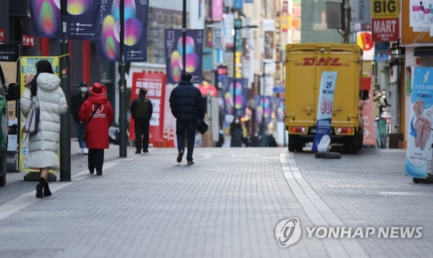 수능 앞두고 학교-학원서도 집단감염…오늘 다시 500명대 가능성