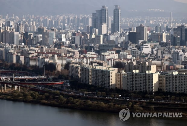 지난달 서울 전셋값 평균 2390만원↑…최저임금근로자 연봉 추월