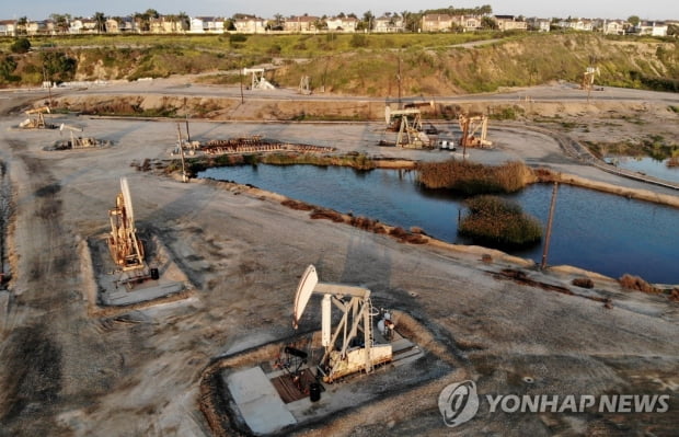 국제유가, 감산합의 난항 속 이틀째 하락…WTI 1.7%↓