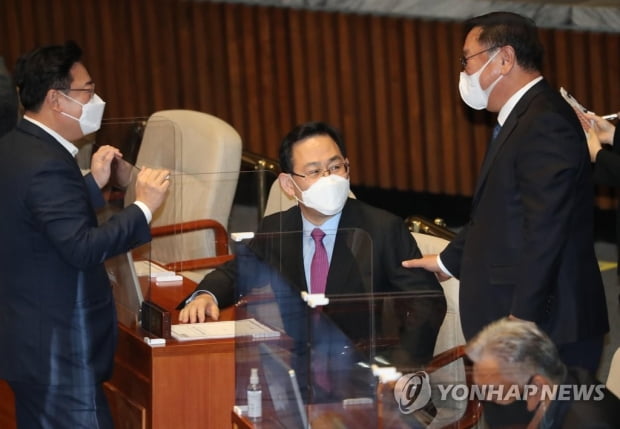 김태년 "오늘까지 공수처장 합의 안되면 법 개정"