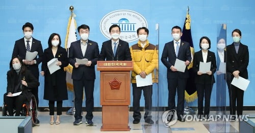 공수처법 '전의' 불태운 與…"개혁이 176석 주신 국민명령"