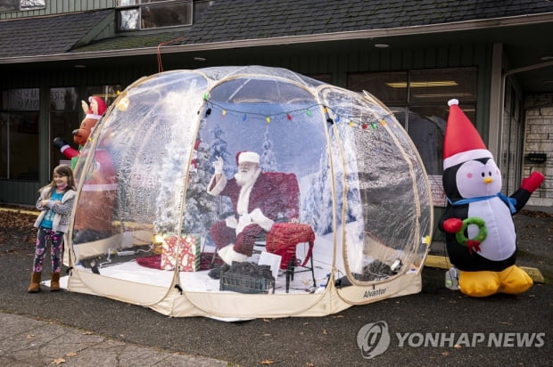 백신 나왔지만 아직은 확진자 급증…미국·유럽 봉쇄 고삐