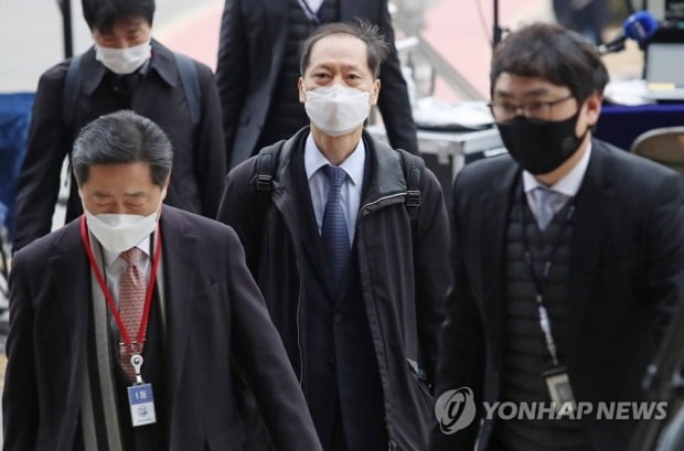 윤석열측 "헌재 '징계위 중단' 가처분 신속 결정 요청"