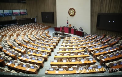 민주, 野에 필버 중단 제안…"코로나19 긴박한 상황"