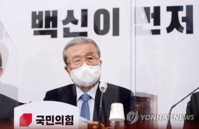 野, '공공임대' 발언 연일 비판…"뒤떨어진 공감능력"