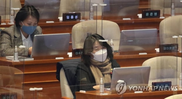 與, 의원들 모임 취소 지침…윤미향 논란에 "솔선수범해야"