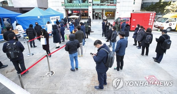 오후 6시까지 벌써 671명 신규확진…내일도 대폭 늘어날 듯