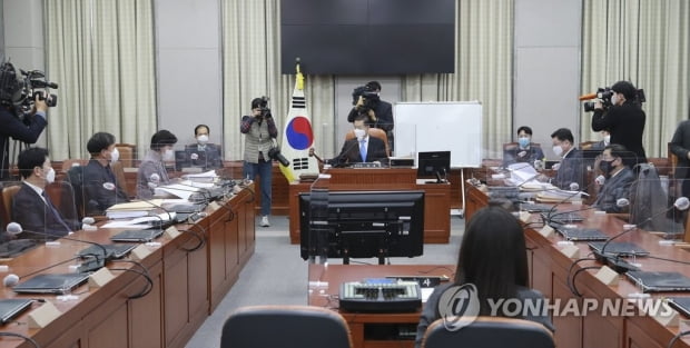 공수처장 후보 선정 불발…28일 추천위 속개