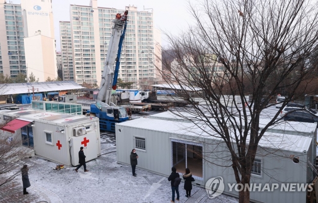 당국 "12월 들어 입원-전원 대기중 사망한 코로나19 확진자 6명"