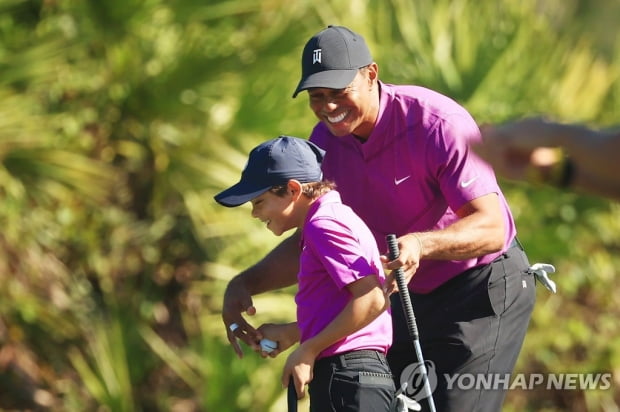 The perfect eagle that made the father of Charlie’s 11-year-old son look like Woods laugh