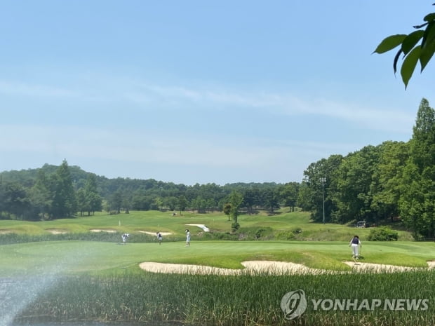 5인 이상 모임 금지 앞두고 전국 골프장 예약 취소 잇따라