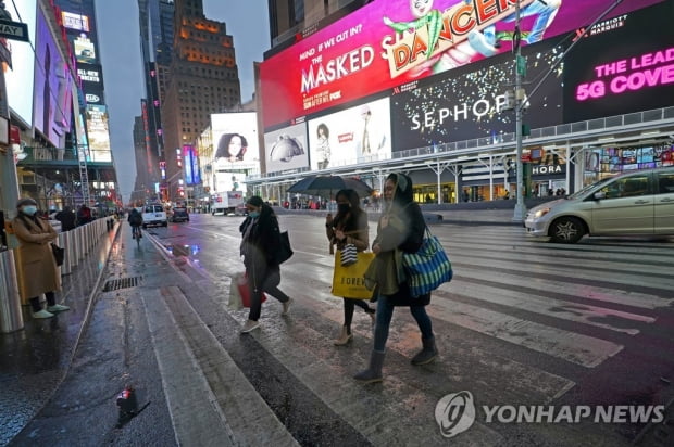 백신 접종 시작됐지만…축제 분위기 사라진 미국의 크리스마스