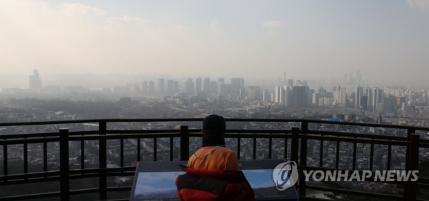 수도권·중부 미세먼지 '나쁨'…낮 기온 포근