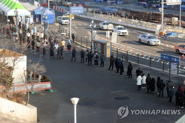 요양시설-어린이집-교회 신규감염 확산…감염경로 불명 28.5%