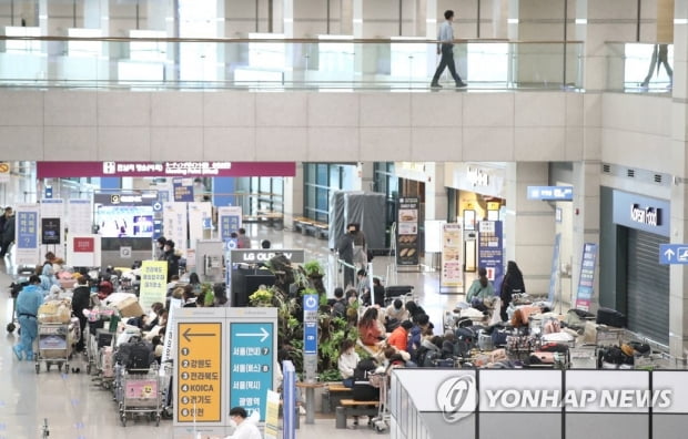 한국도 영국발 변이 바이러스에 뚫려…기내전파 가능성 확산우려