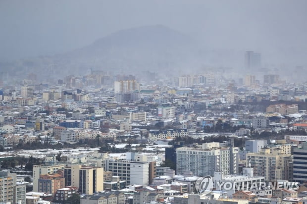 대설·강풍·풍랑특보 발효 제주 항공편 결항 속출·여객선 통제