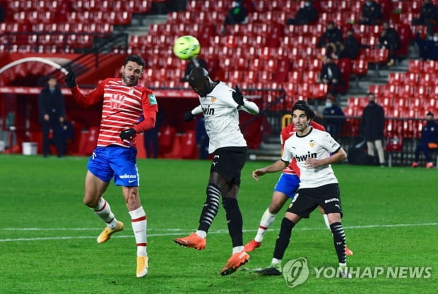 Lee Kang-in again colon…  2 players sent Valencia to Granada