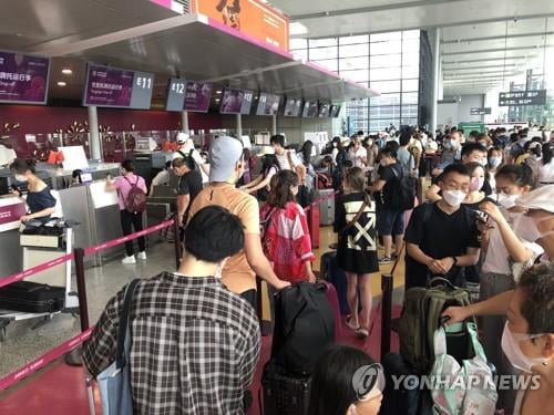 "중국도 첫 변이 코로나 환자 나와"[AFP]