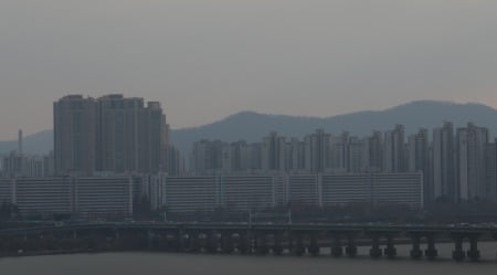 [오늘의 날씨]절기상 '대설', 미세먼지 높고 눈·비 내리는 곳도