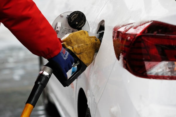 National oil prices rose for 4 consecutive weeks…  The most expensive place for gasoline