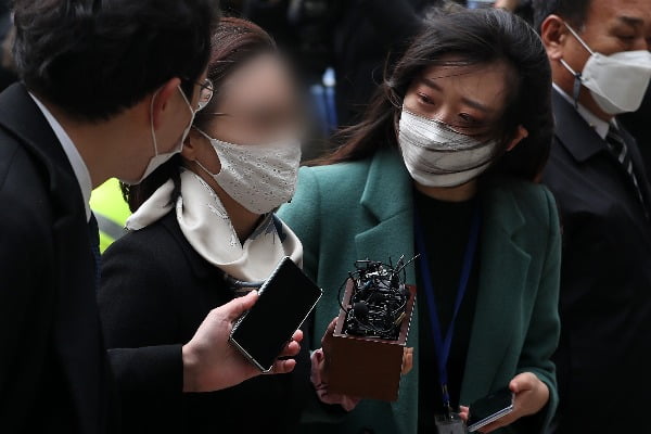 정경심 '입시비리' 유죄 선고에 '사법개혁'까지 꺼내든 여당