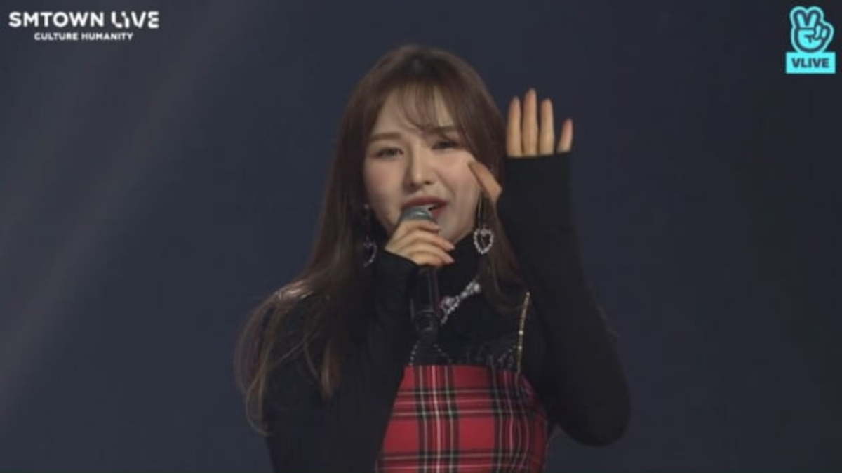 레드벨벳 웬디, SM타운 라이브로 복귀…1년 만 완전체 | 한경닷컴 레드벨벳 웬디, SM타운 라이브로 복귀…1년 만 완전체