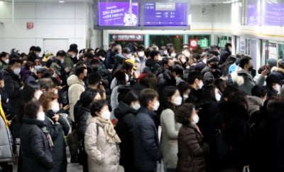 김포도시철도 "지난달엔 가다 멈추더니 오늘은 출발이 안되네"