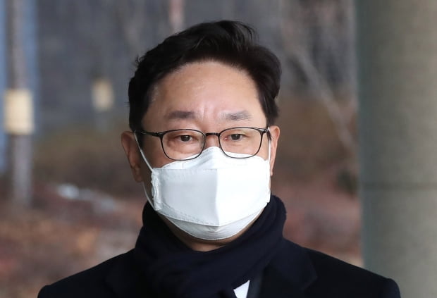 박범계 법무부 장관 후보자가 6일 오전 인사청문회 준비사무실이 있는 서울고등검찰청으로 출근하고 있다. 사진=연합뉴스