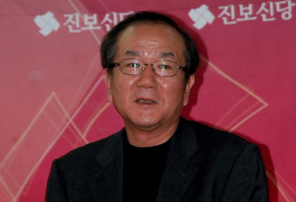 홍세화 전 진보신당 대표가 문재인 대통령을 향해 "임금님이 아닌 대통령으로 돌아오긴 어려울 것 같다"고 말했다. /사진=연합뉴스