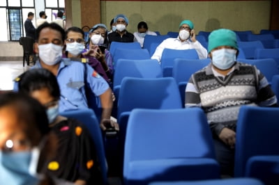 '3억명 우선 접종' 인도 백신 접종 개시…"코로나 종식 시작"