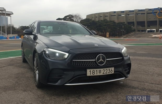 Benz E class loved by Koreans…  After all, the overwhelming ride comfort