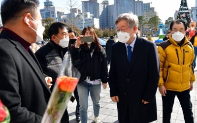 이재명, 대권지지율 30% 벽 뚫었다…경북 제외 전국서 1위