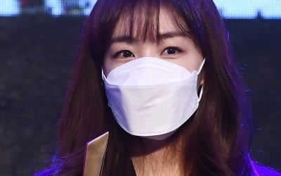 [포토] 김이나, '라디오 DJ로 상 받았어요~'