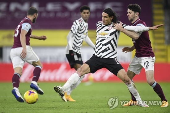 '포그바 결승골' 맨유, 번리 원정 1-0 승...단독 선두 등극