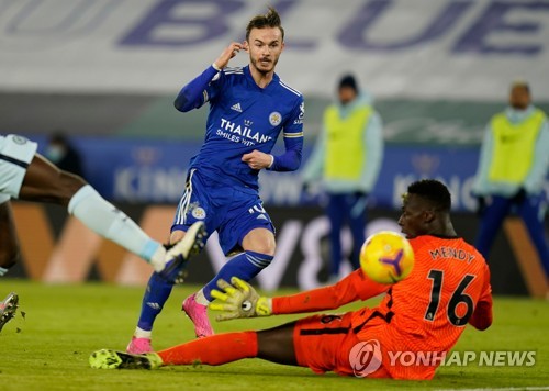 레스터, 첼시에 2-0 승…EPL 단독 1위 등극