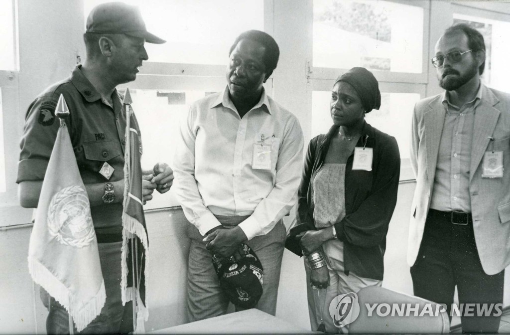 1982년 한국 찾았던 행크 에런이 남긴 말…"홈런 비결은 훈련뿐"