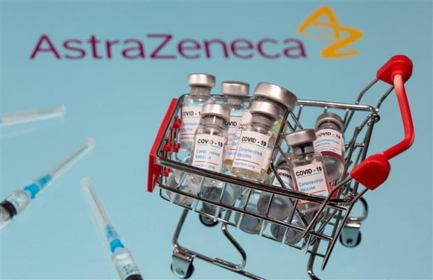 AstraZeneca COVID-19 백신 오늘 승인